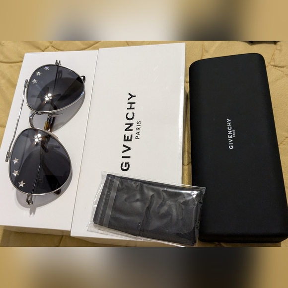 MINT Givenchy Designer Sunglasses with box Unisex Swarovski Crystals Authentic